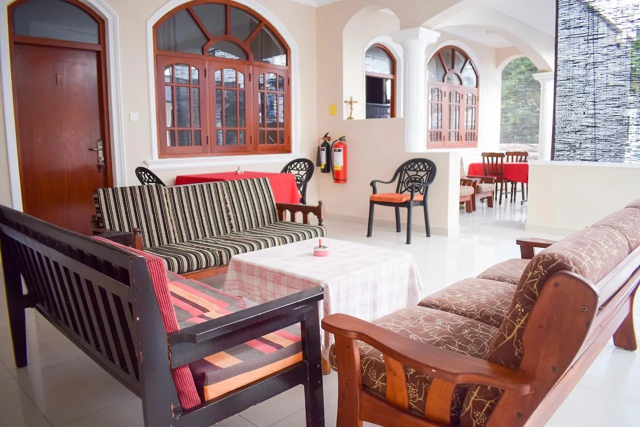 Yoho Lewis Place Negombo 2*,  Sri Lanka